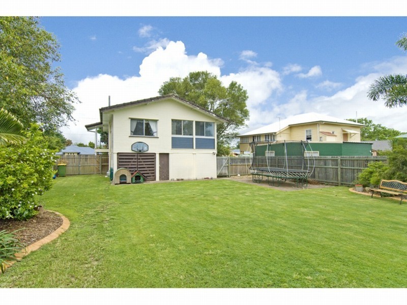 35 Duncan Street, Wynnum West QLD 4178