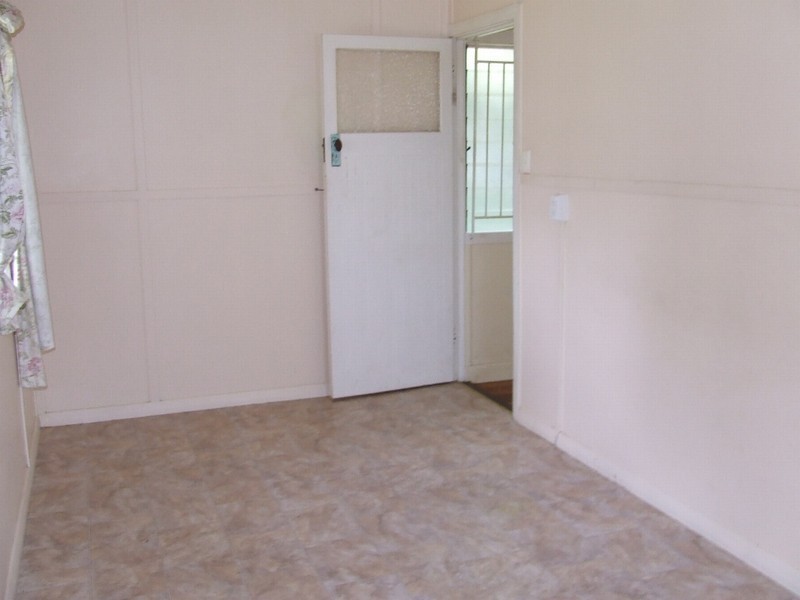 8 Madgwick Street, Wynnum QLD 4178