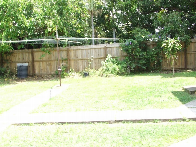 8 Madgwick Street, Wynnum QLD 4178