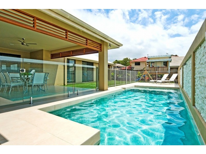 72 Sylvateere Crescent, Wakerley QLD 4154