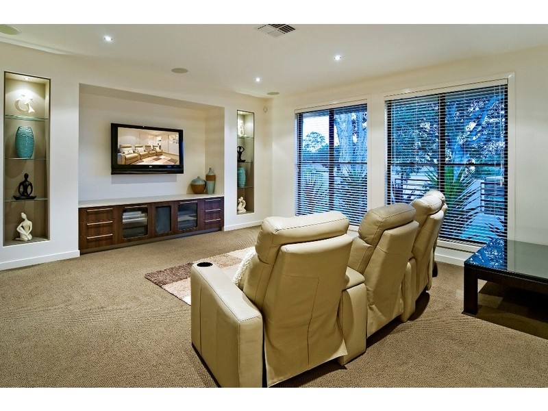 72 Sylvateere Crescent, Wakerley QLD 4154