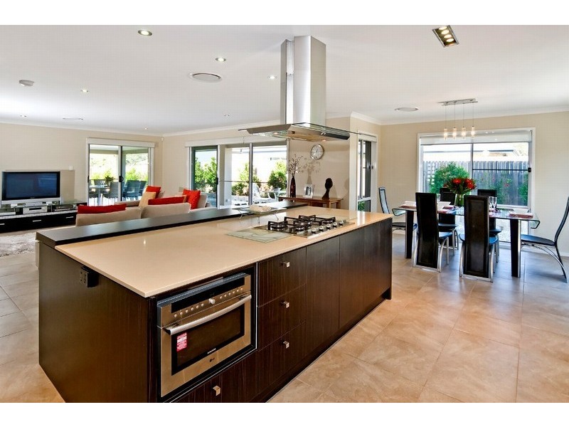16 Gumdale Street, Wakerley QLD 4154
