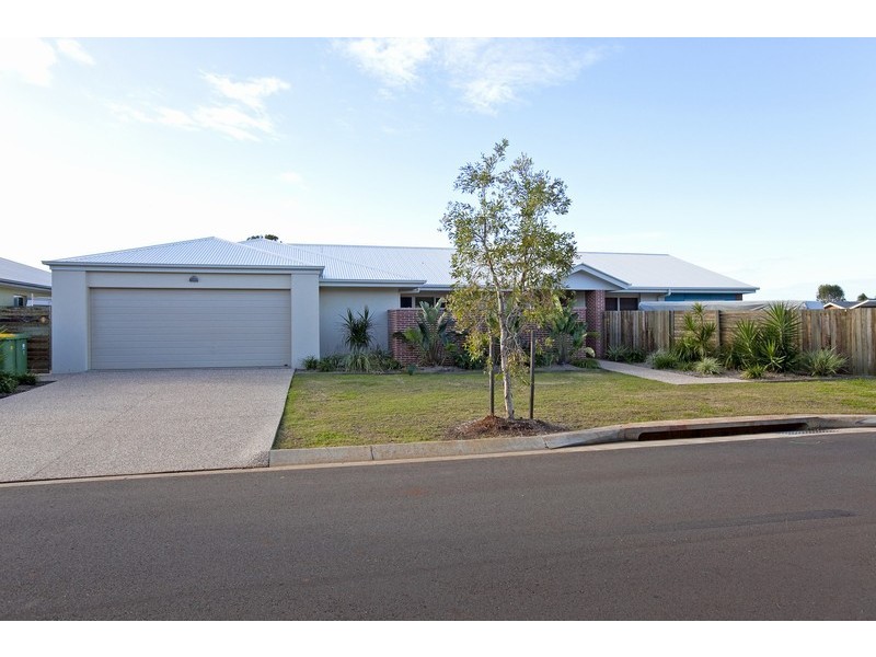 1 Hoskins Drive, Wellington Point QLD 4160