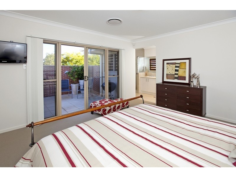 1 Hoskins Drive, Wellington Point QLD 4160