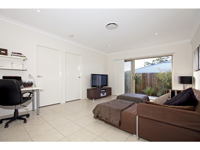 1 Hoskins Drive, Wellington Point QLD 4160