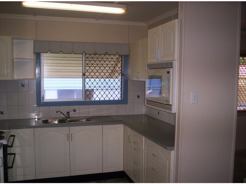 24 Lithgow Street, Wynnum QLD 4178