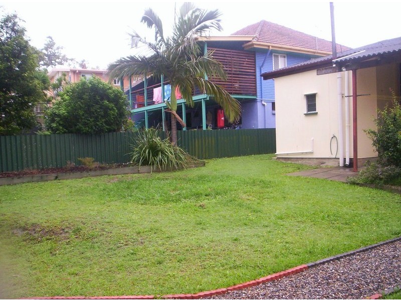 24 Lithgow Street, Wynnum QLD 4178