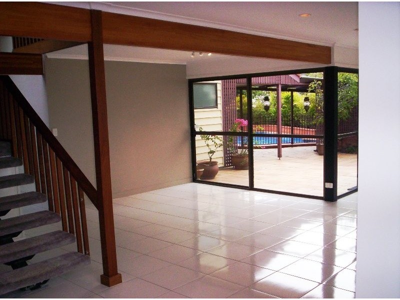 39 Warra Street, Wynnum QLD 4178