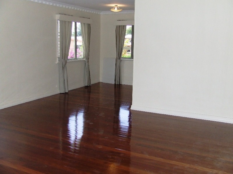 12 Banoon Drive, Wynnum QLD 4178