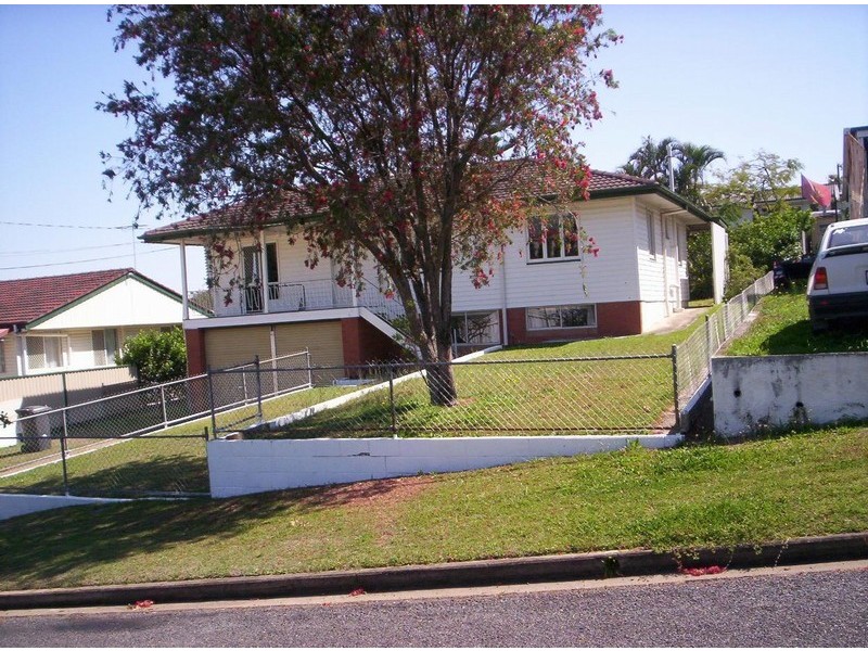 12 Banoon Drive, Wynnum QLD 4178