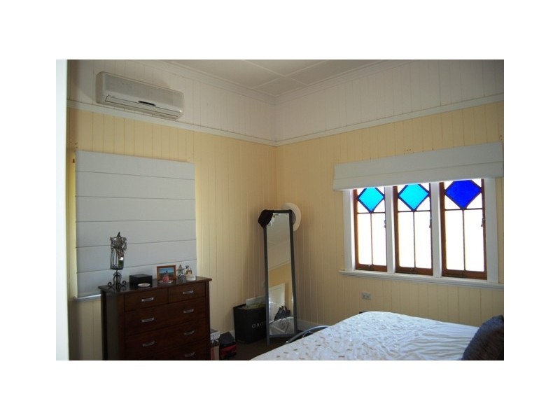 1 Hillcrest Avenue, Wynnum QLD 4178