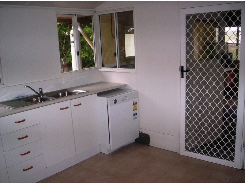 61 Ferry Road, Thorneside QLD 4158