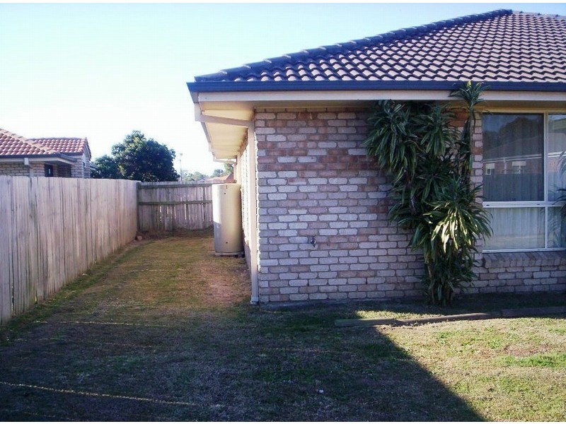 35 Pinewood Street, Wynnum West QLD 4178