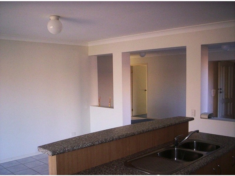 35 Pinewood Street, Wynnum West QLD 4178