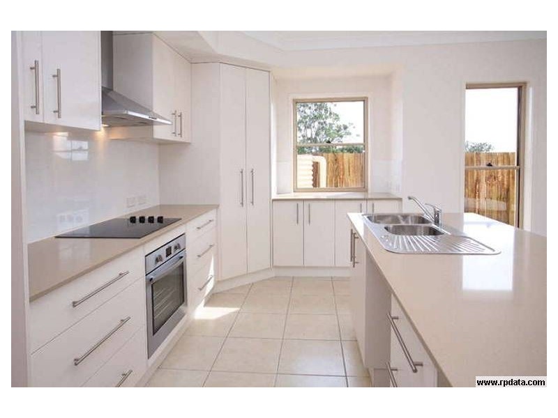 1 Hoskins Drive, Wellington Point QLD 4160