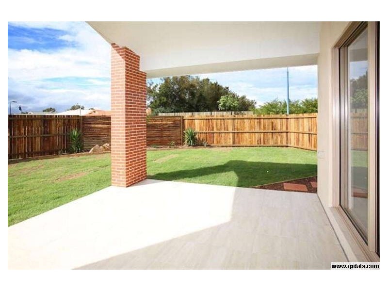 1 Hoskins Drive, Wellington Point QLD 4160