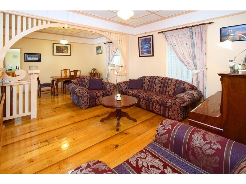 10 Cedar Street, Wynnum QLD 4178