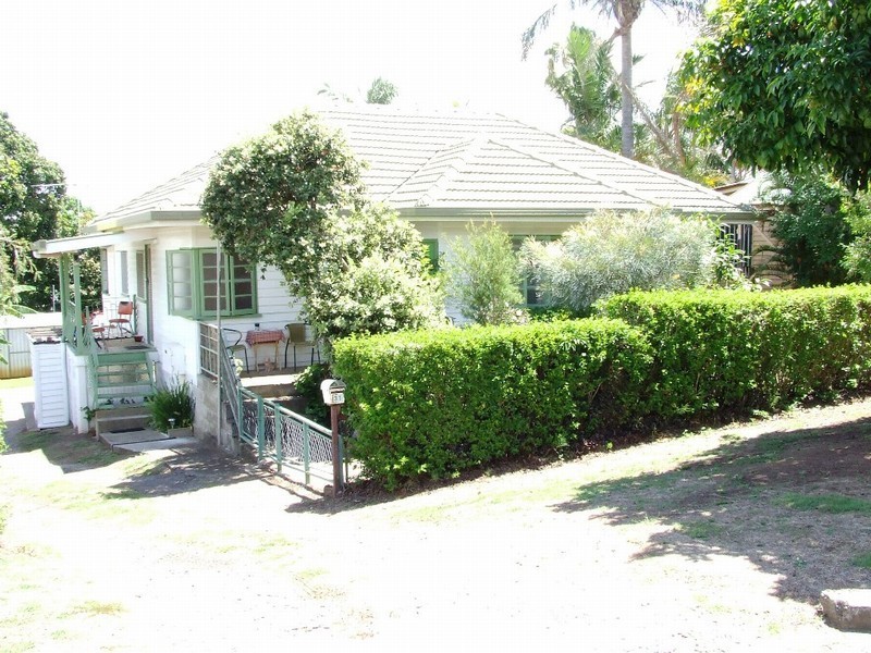 31 Berrinia Street, Manly QLD 4179