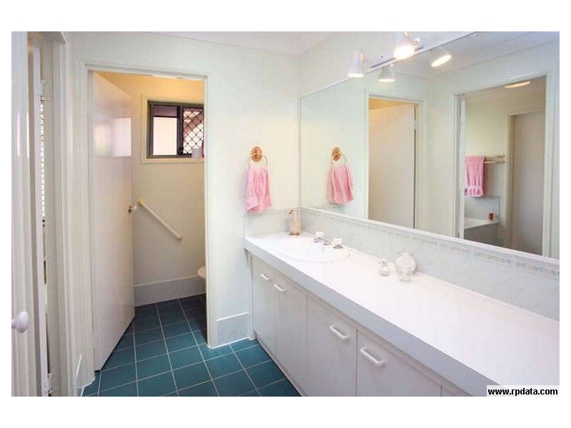 24 Tulipwood Drive, Birkdale QLD 4159