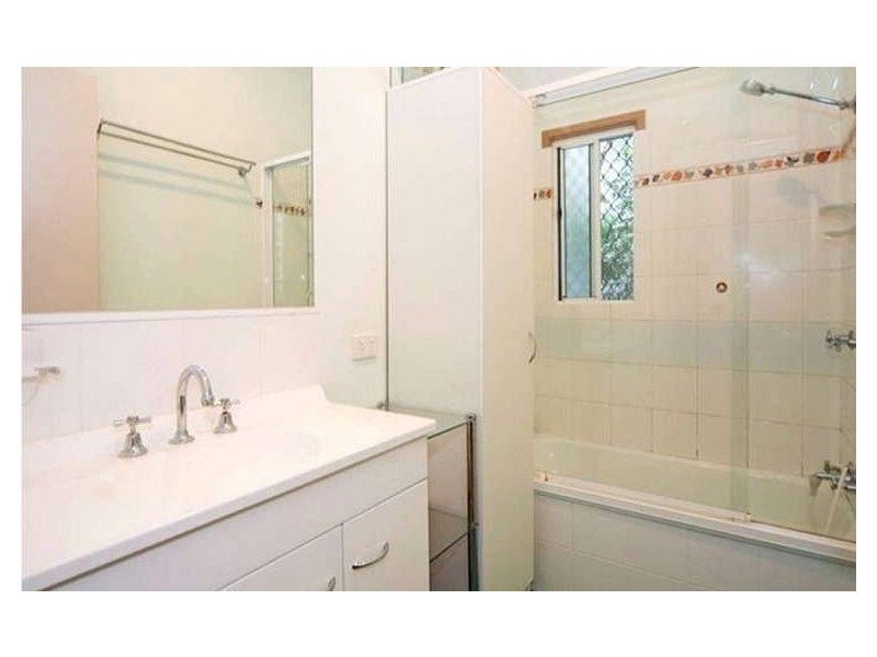 63 Blackwood Road, Manly West QLD 4179