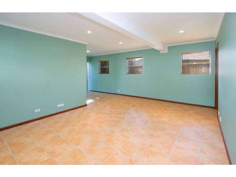 11 Moreton Avenue, Wynnum QLD 4178