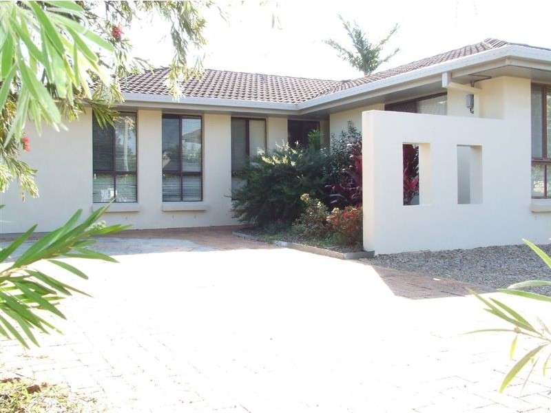 4 Peel Court, Cleveland QLD 4163