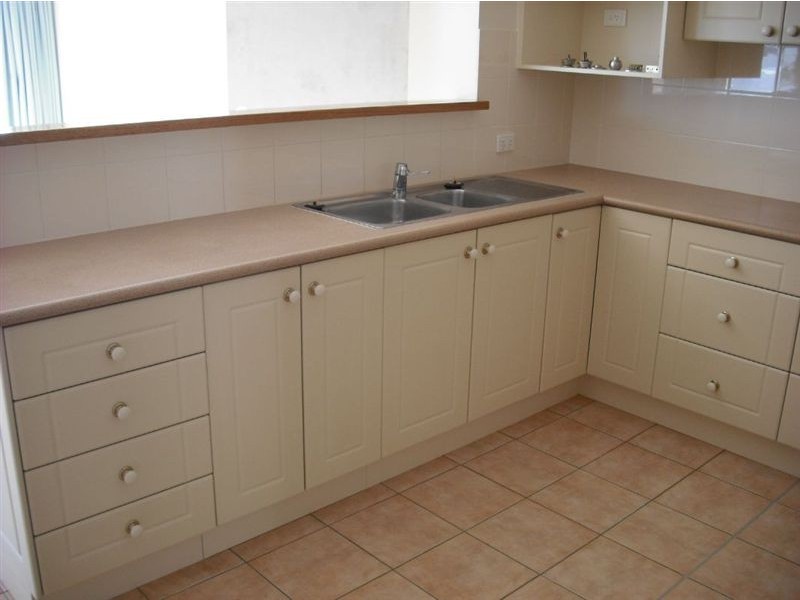 2/169 Melville Terrace, Manly QLD 4179