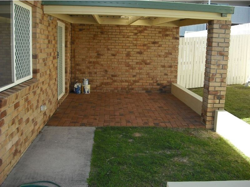 2/169 Melville Terrace, Manly QLD 4179