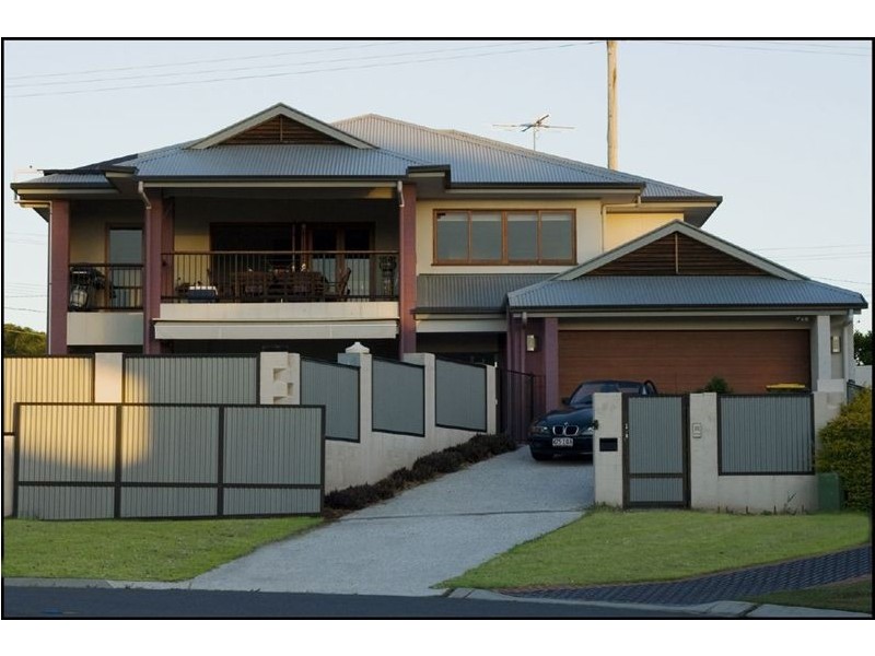 11 Summit Place, Wynnum West QLD 4178