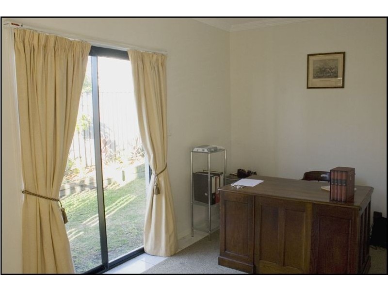 11 Summit Place, Wynnum West QLD 4178