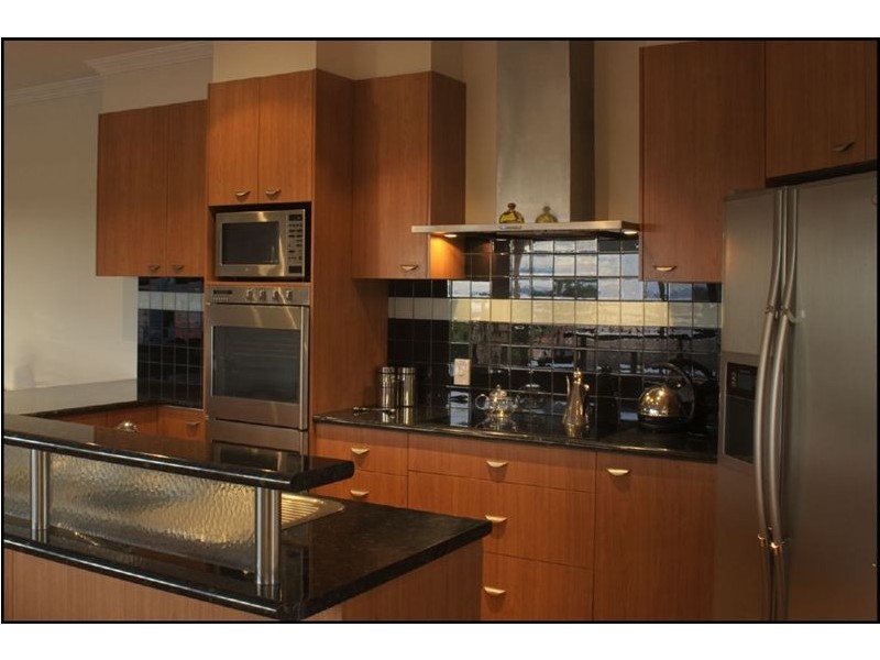 11 Summit Place, Wynnum West QLD 4178