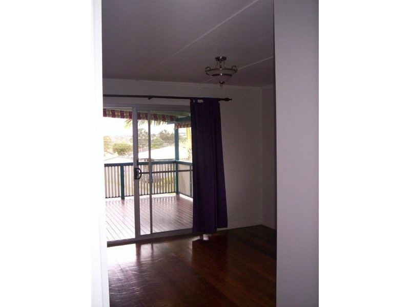 26 Bushing Street, Wynnum West QLD 4178