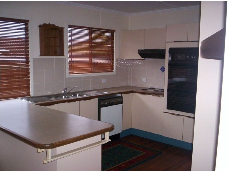 26 Bushing Street, Wynnum West QLD 4178