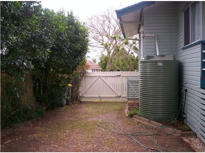 26 Bushing Street, Wynnum West QLD 4178