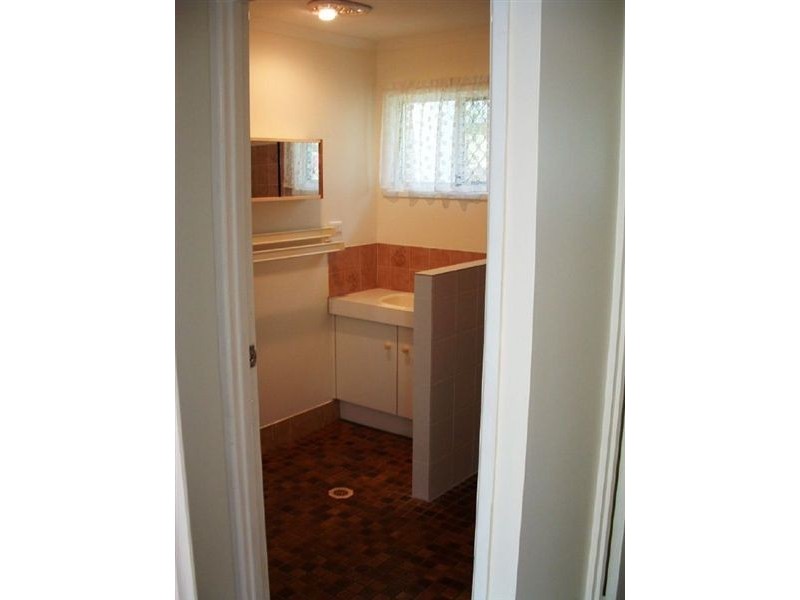 17 Daniel Street, Lota QLD 4179