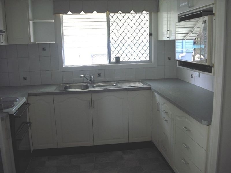 24 Lithgow Street, Wynnum QLD 4178