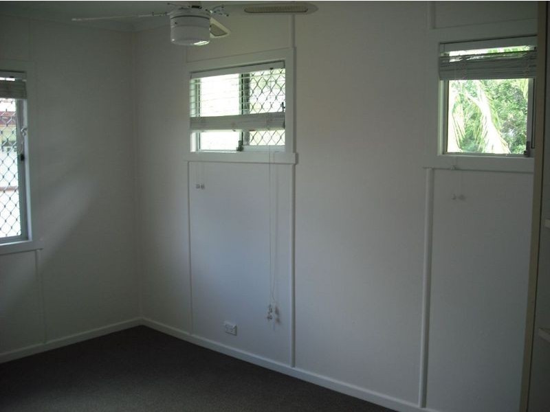 24 Lithgow Street, Wynnum QLD 4178