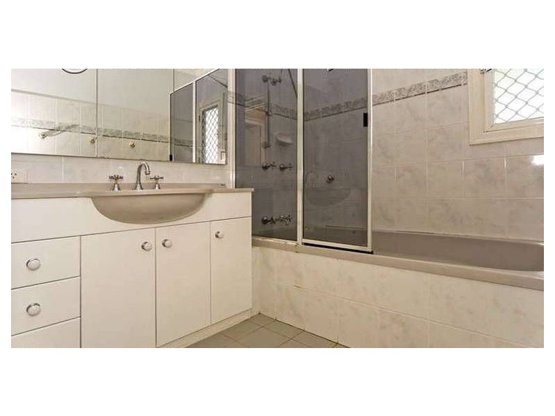 5 Roby Street, Wynnum QLD 4178