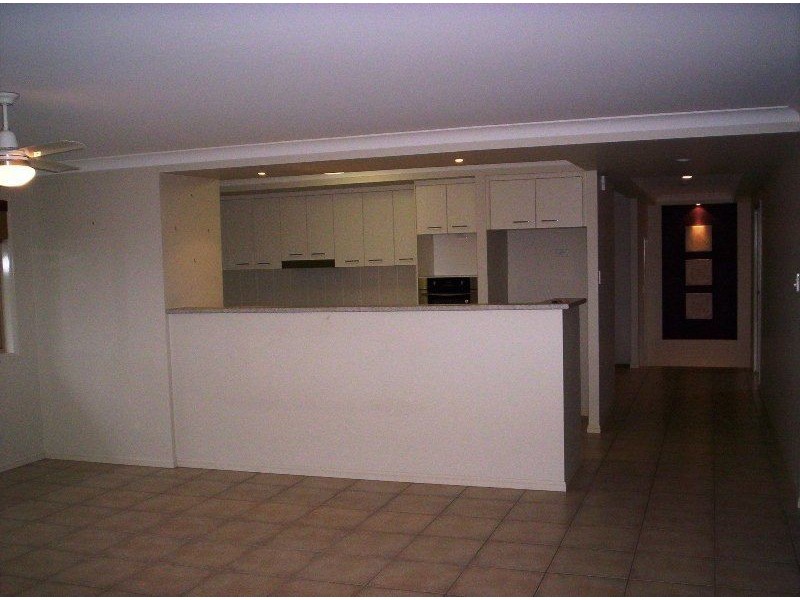 15 Daphne Place, Wakerley QLD 4154