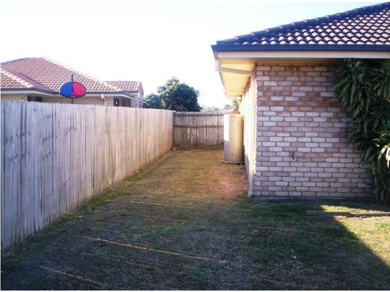 35 Pinewood Street, Wynnum West QLD 4178