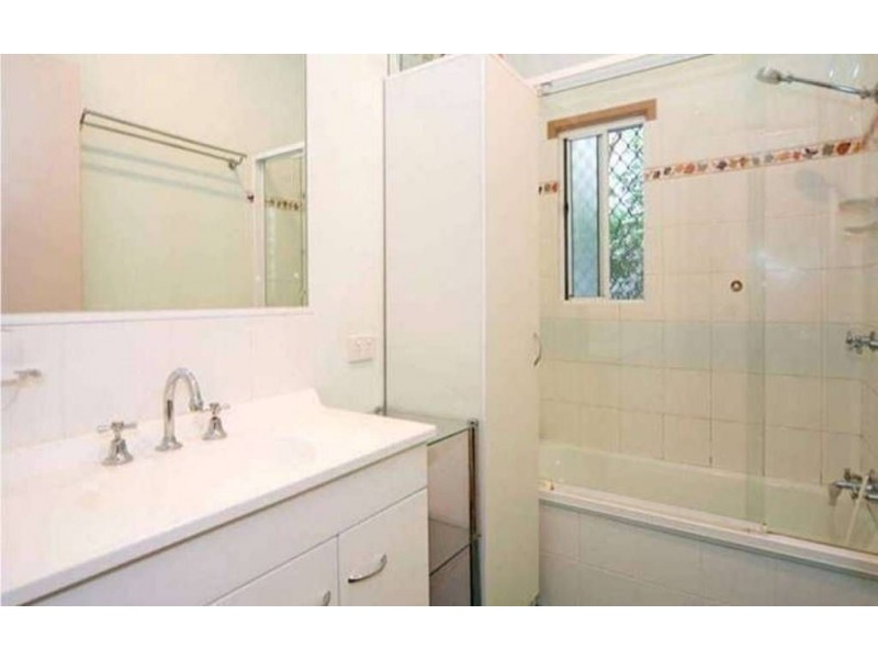 63 Blackwood Road, Manly West QLD 4179