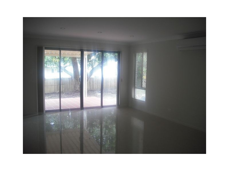 77 Whites Road, Manly West QLD 4179