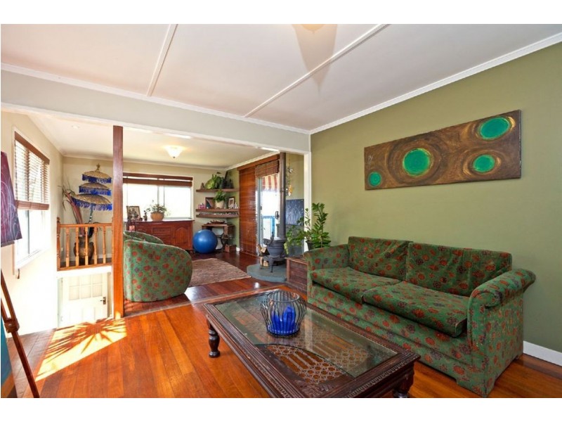 26 Bushing Street, Wynnum West QLD 4178