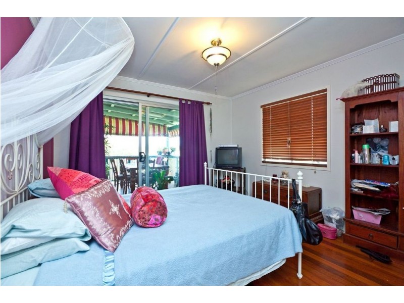 26 Bushing Street, Wynnum West QLD 4178