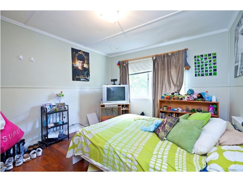 26 Bushing Street, Wynnum West QLD 4178