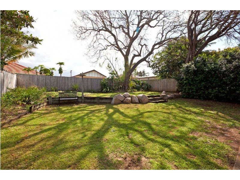 26 Bushing Street, Wynnum West QLD 4178