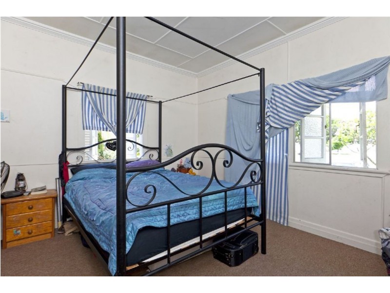 7 Rodney Street, Wynnum West QLD 4178