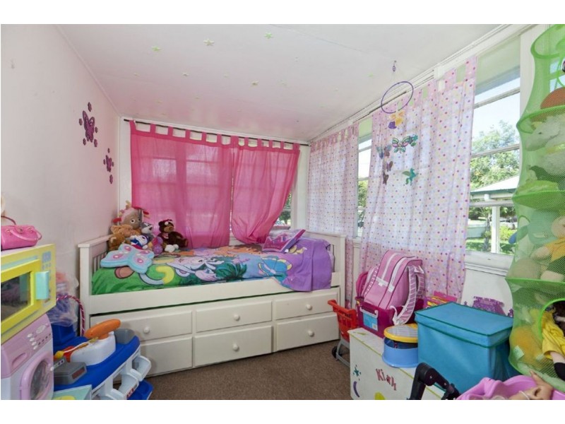 7 Rodney Street, Wynnum West QLD 4178