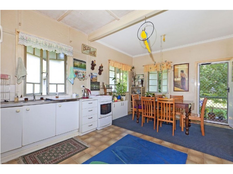 9 Rodney Street, Wynnum West QLD 4178