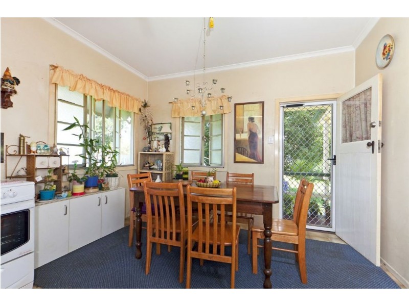 9 Rodney Street, Wynnum West QLD 4178